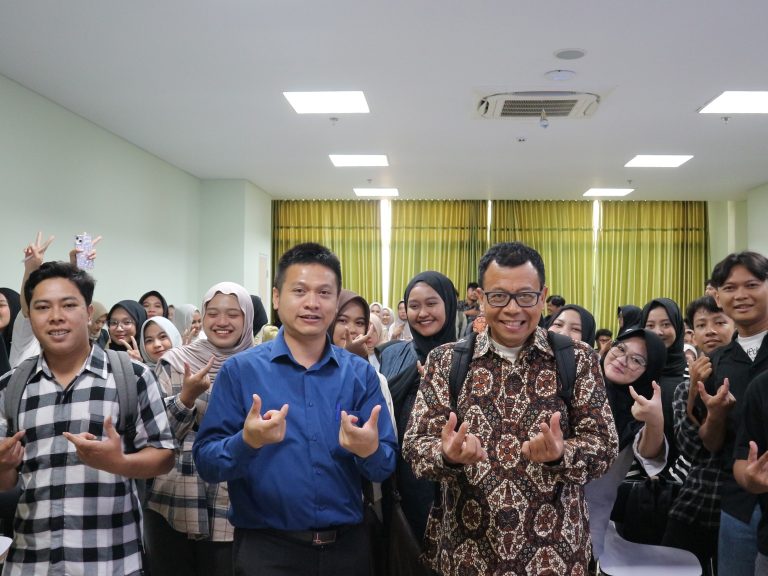 Visiting Professor Prodi S1 Manajemen FEB Unimus: “Global Leadership Competence di Era Persaingan Internasional”