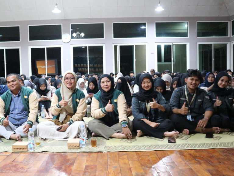 Makrab Prodi Manajemen: “From Bonding We Build Family, From Knowledge We Shape the Future”