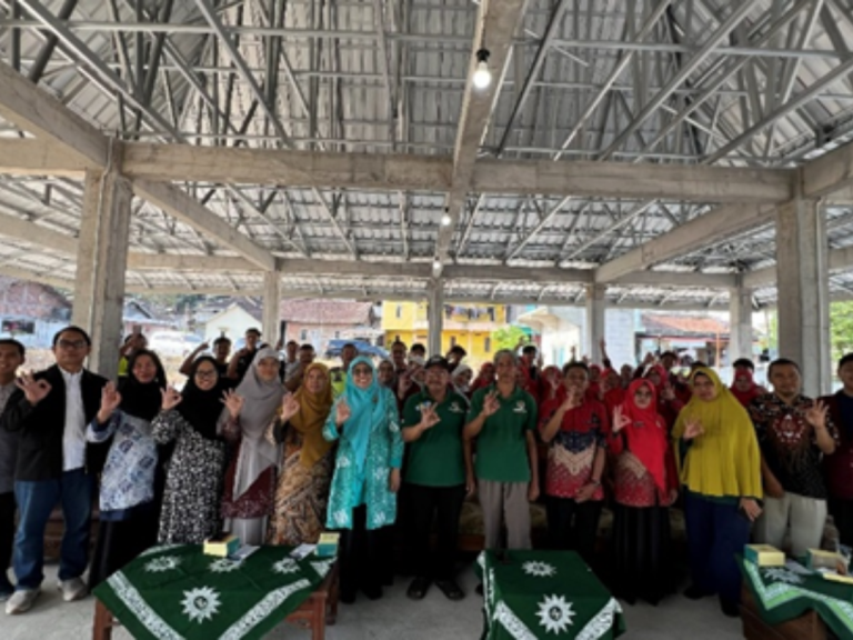 Dorong Terbentuknya Desa Wirausaha, FEHBi UNIMUS Kawal Manajemen Bisnis PPK Ormawa LENTERA di Pringapus